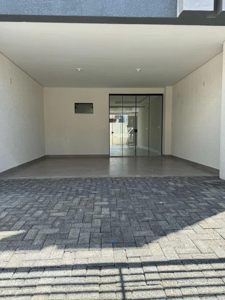 Sobrado, em Bairro Itacolomi, Balneário Piçarras/SC